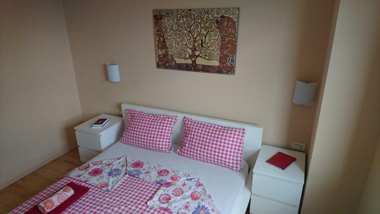 Apartment Vladka Capodistria Esterno foto